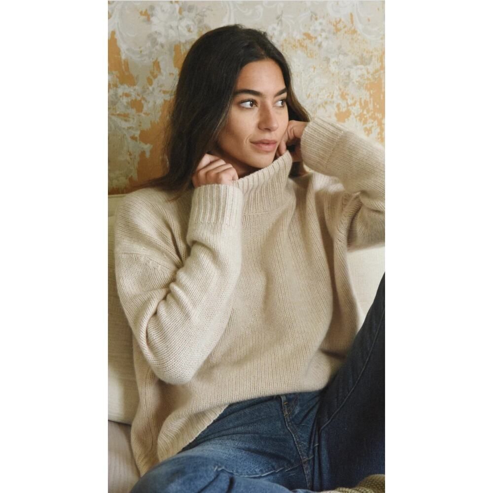 Beachwood Cashmere Carmel Sweater Size M/L
